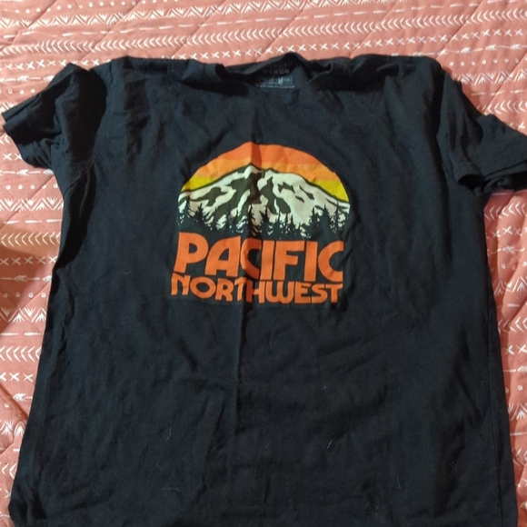 Black Pacific Northwest T-Shirt with Mountain Graphic - Picture 1 of 3